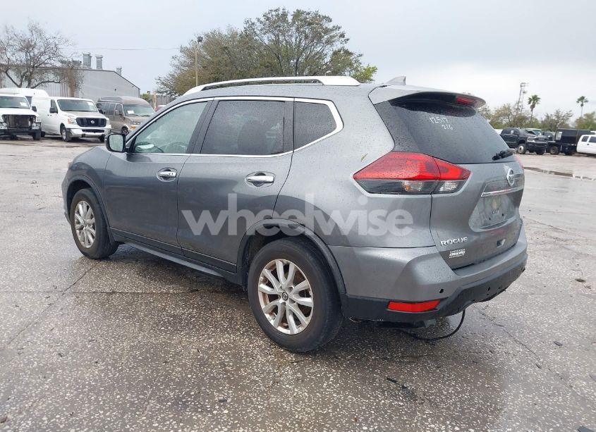 Photo 3 of 2019 Nissan Rogue SV (VIN JN8AT2MT8KW256449)