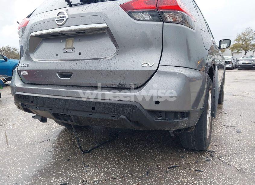 Photo 6 of 2019 Nissan Rogue SV (VIN JN8AT2MT8KW256449)