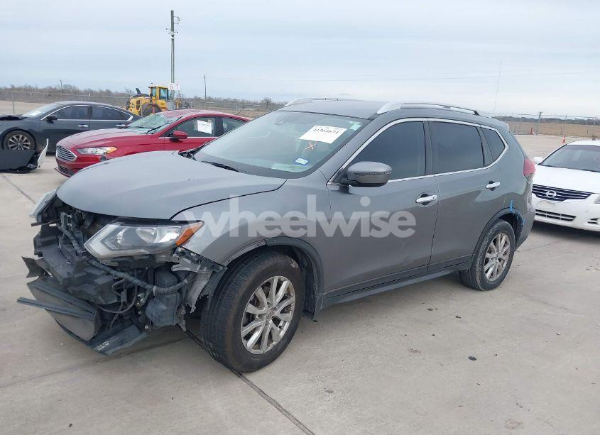 Photo 2 of 2019 Nissan Rogue SV (VIN JN8AT2MT8KW265006)
