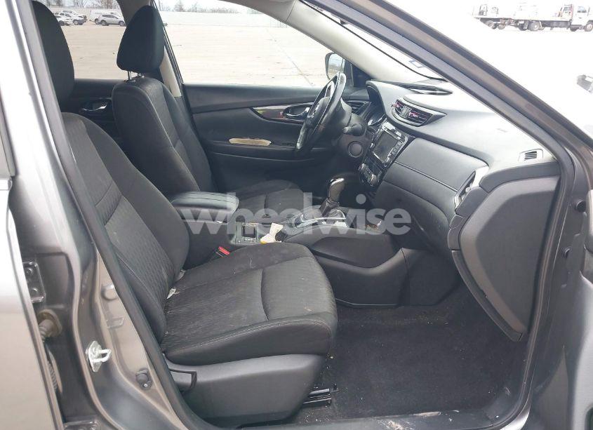 Photo 5 of 2019 Nissan Rogue SV (VIN JN8AT2MT8KW265006)