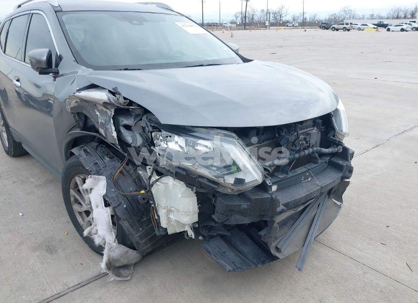 Photo 6 of 2019 Nissan Rogue SV (VIN JN8AT2MT8KW265006)