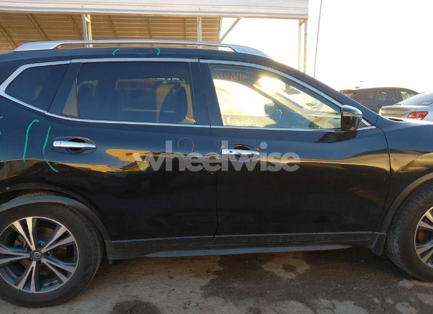 Photo 14 of 2019 Nissan Rogue SV (VIN JN8AT2MT8KW265944)