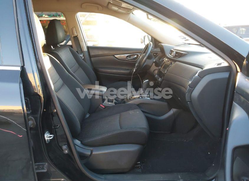 Photo 5 of 2019 Nissan Rogue SV (VIN JN8AT2MT8KW265944)