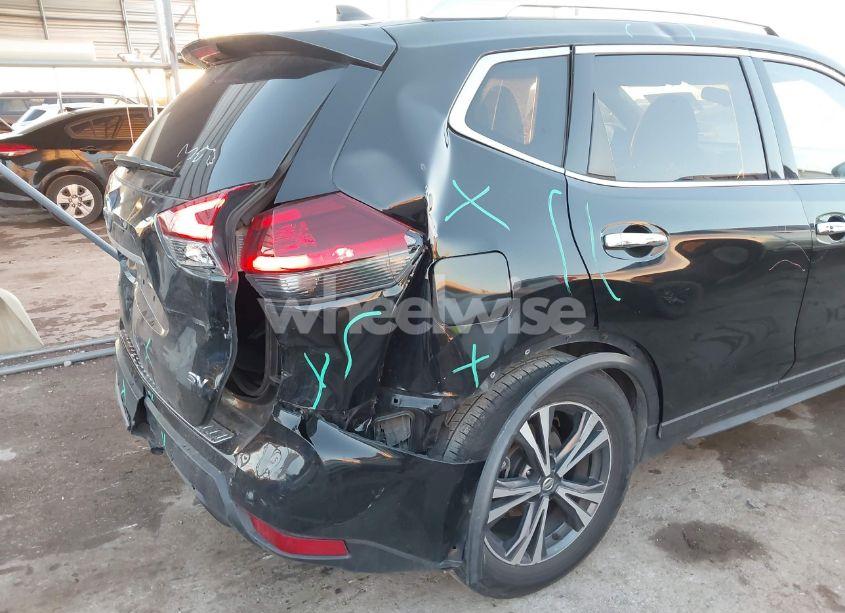 Photo 6 of 2019 Nissan Rogue SV (VIN JN8AT2MT8KW265944)