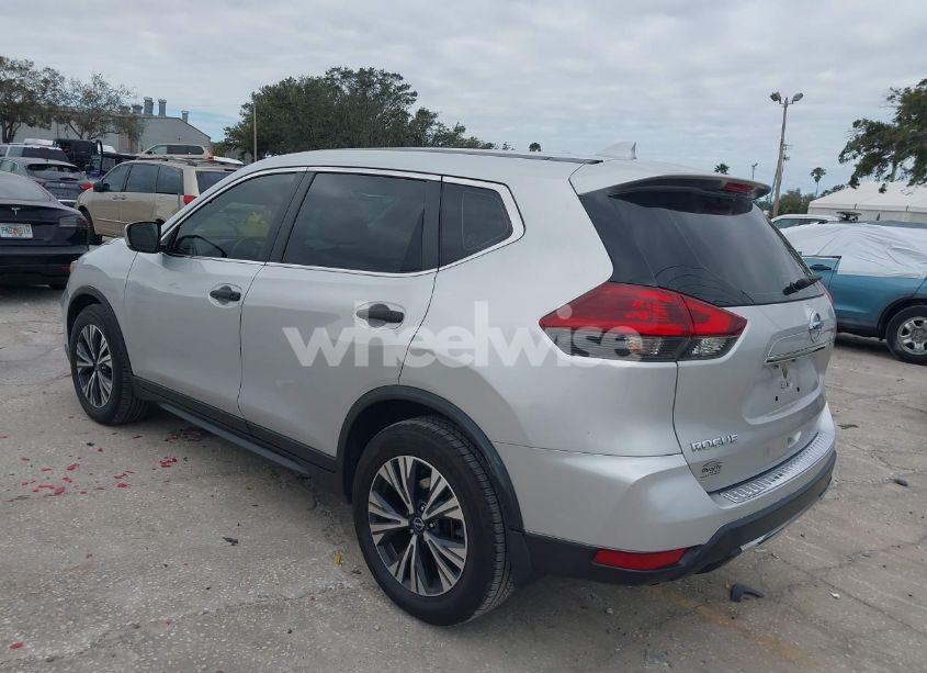 Photo 3 of 2019 Nissan Rogue S (VIN JN8AT2MT8KW502299)