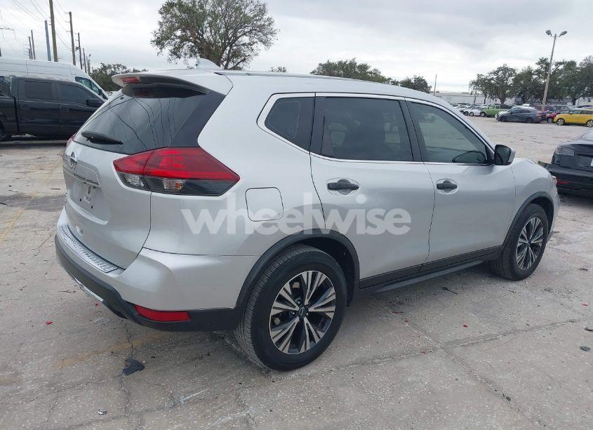 Photo 4 of 2019 Nissan Rogue S (VIN JN8AT2MT8KW502299)