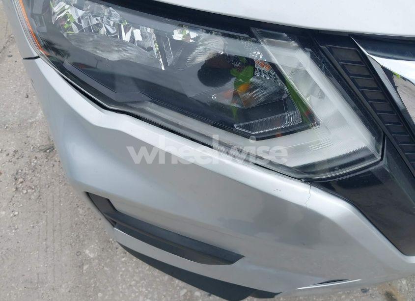 Photo 6 of 2019 Nissan Rogue S (VIN JN8AT2MT8KW502299)