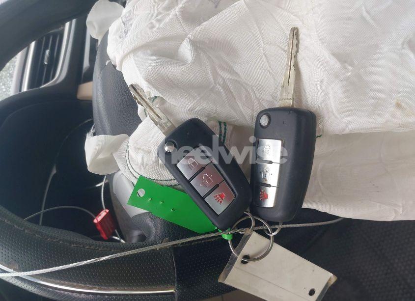 Photo 11 of 2016 Nissan Rogue S (VIN JN8AT2MT9GW008850)