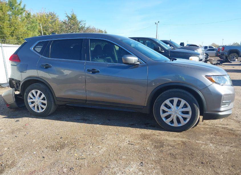 Photo 13 of 2017 Nissan Rogue S (VIN JN8AT2MT9HW136944)