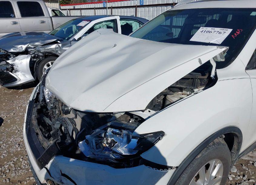 Photo 10 of 2017 Nissan Rogue SV (VIN JN8AT2MT9HW143652)