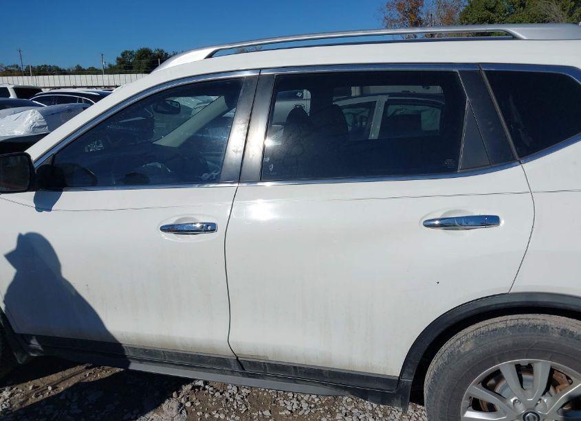 Photo 14 of 2017 Nissan Rogue SV (VIN JN8AT2MT9HW143652)