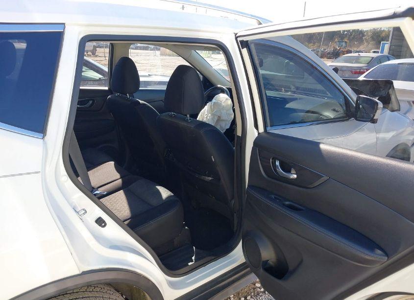 Photo 8 of 2017 Nissan Rogue SV (VIN JN8AT2MT9HW143652)