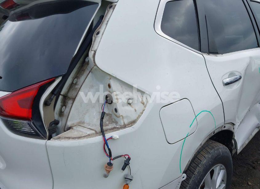 Photo 18 of 2017 Nissan Rogue SV (VIN JN8AT2MT9HW145174)