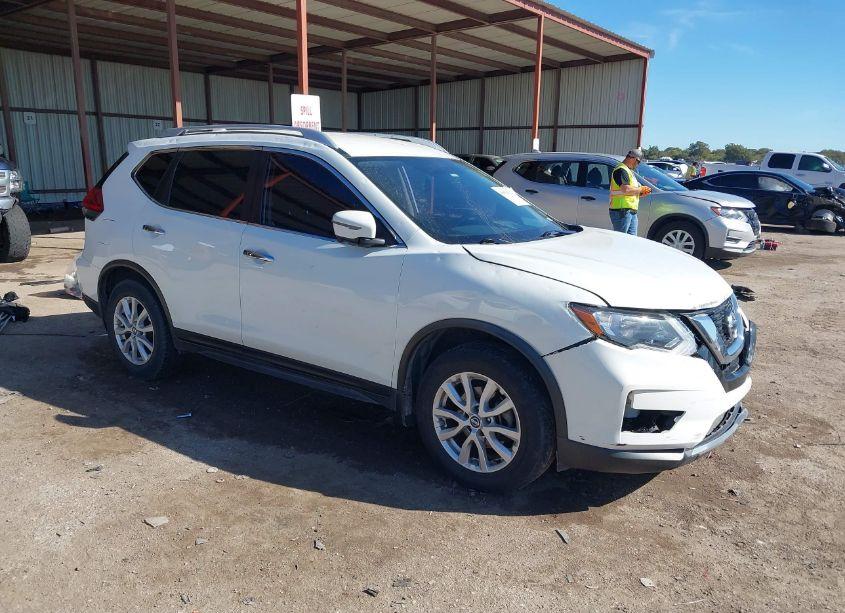 2017 Nissan Rogue SV (VIN JN8AT2MT9HW147782) main photo