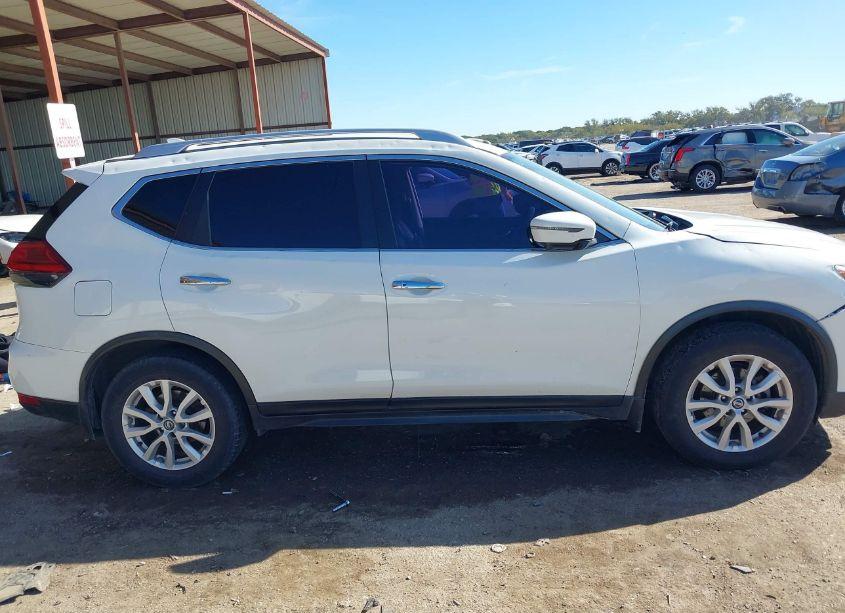 Photo 13 of 2017 Nissan Rogue SV (VIN JN8AT2MT9HW147782)