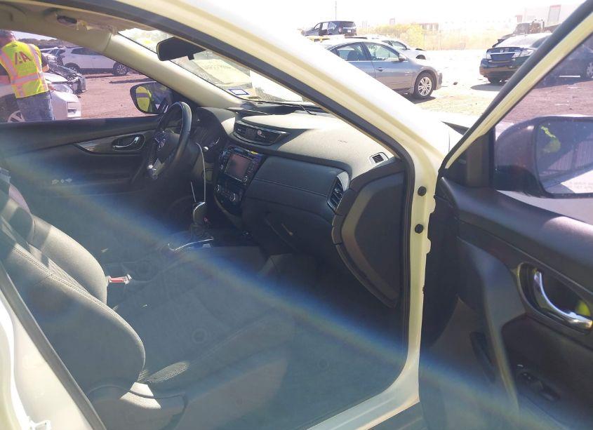 Photo 5 of 2017 Nissan Rogue SV (VIN JN8AT2MT9HW147782)