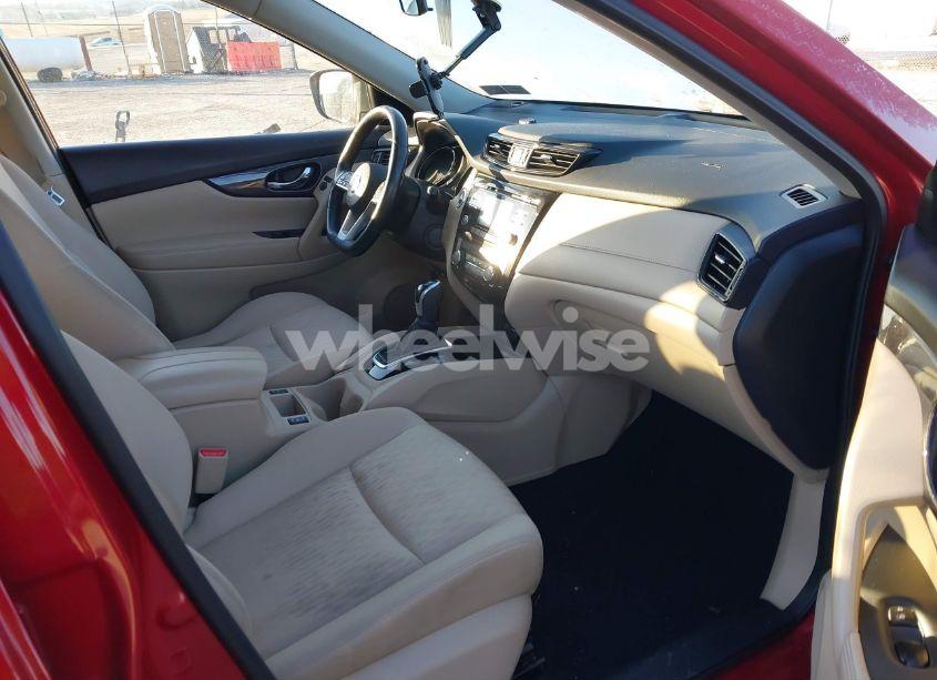 Photo 5 of 2017 Nissan Rogue SV (VIN JN8AT2MT9HW386670)