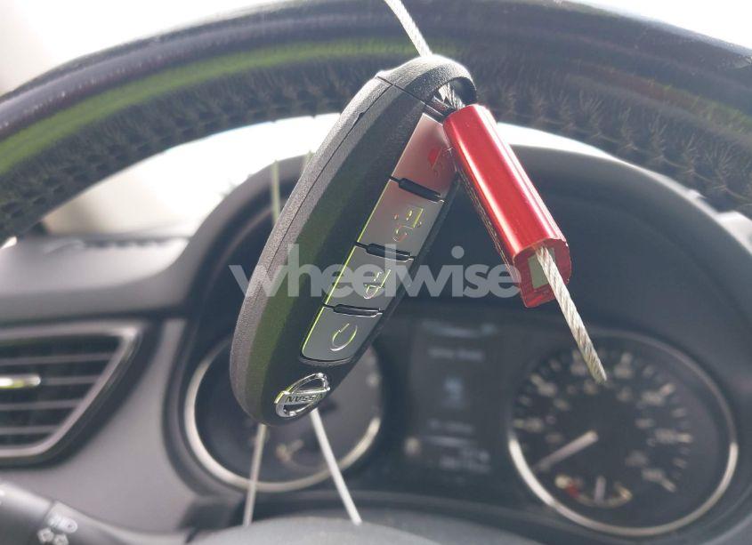 Photo 11 of 2017 Nissan Rogue SV (VIN JN8AT2MT9HW400230)