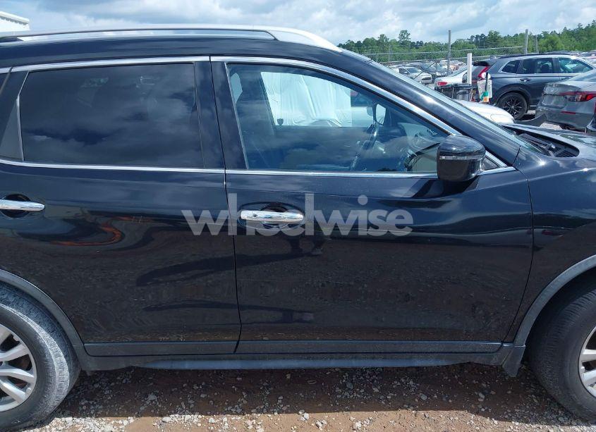 Photo 13 of 2017 Nissan Rogue SV (VIN JN8AT2MT9HW400230)