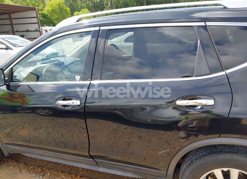 Photo 14 of 2017 Nissan Rogue SV (VIN JN8AT2MT9HW400230)