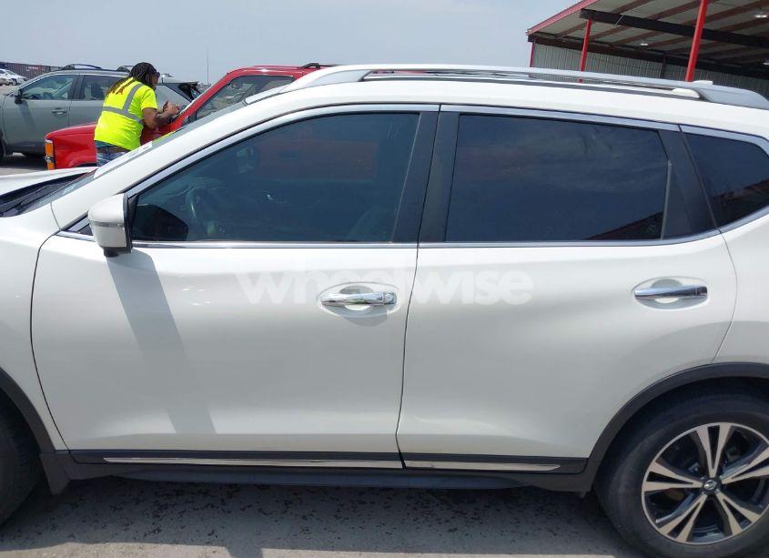 Photo 14 of 2017 Nissan Rogue SL (VIN JN8AT2MT9HW404813)