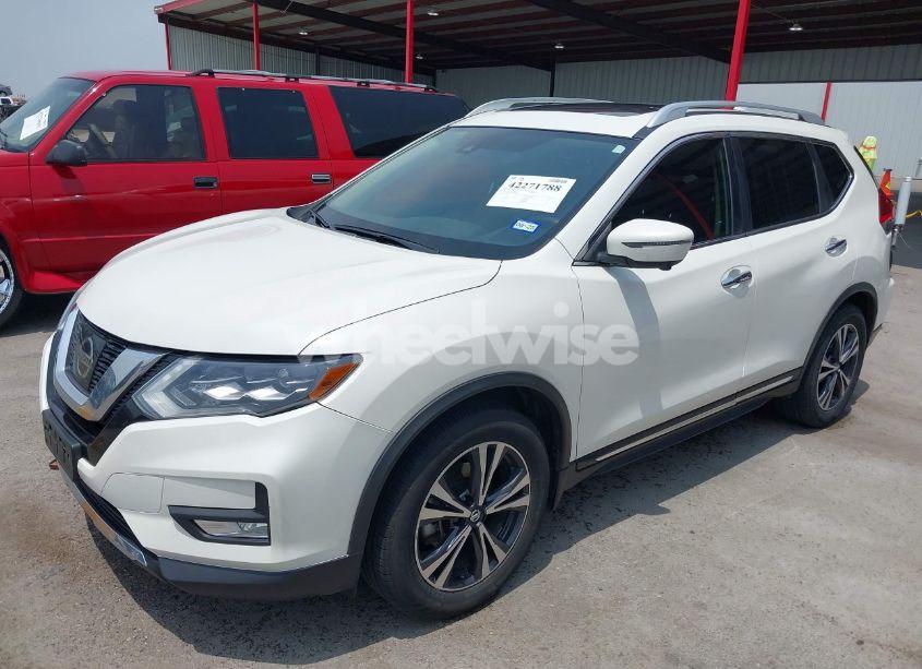 Photo 2 of 2017 Nissan Rogue SL (VIN JN8AT2MT9HW404813)