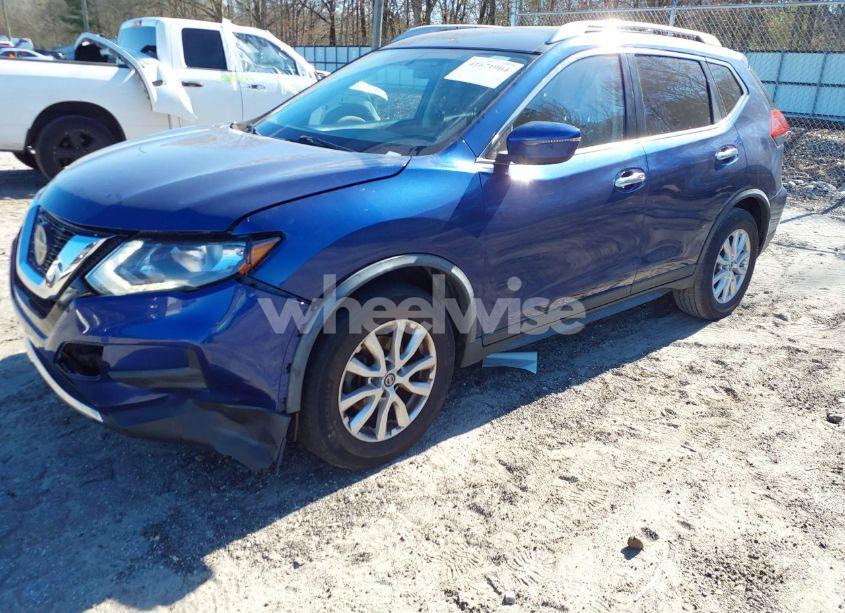 Photo 2 of 2018 Nissan Rogue SV (VIN JN8AT2MT9JW450227)