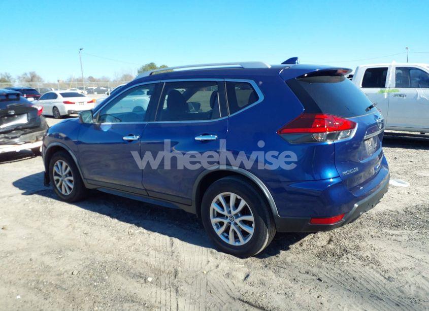Photo 3 of 2018 Nissan Rogue SV (VIN JN8AT2MT9JW450227)