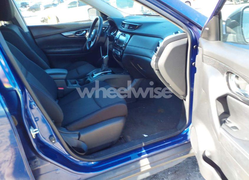 Photo 5 of 2018 Nissan Rogue SV (VIN JN8AT2MT9JW450227)