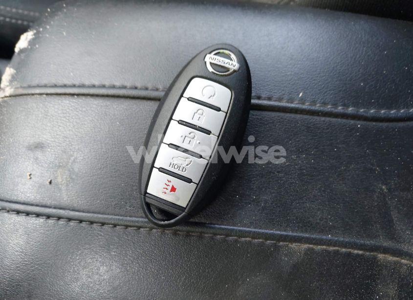 Photo 11 of 2018 Nissan Rogue SV (VIN JN8AT2MT9JW458909)