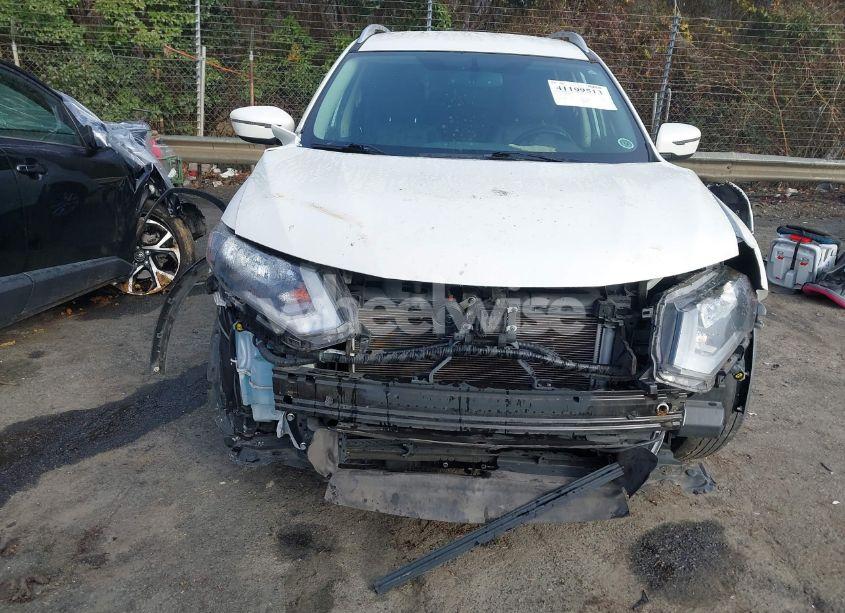 Photo 12 of 2018 Nissan Rogue SV (VIN JN8AT2MT9JW458909)