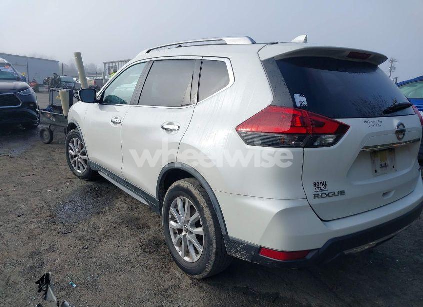 Photo 3 of 2018 Nissan Rogue SV (VIN JN8AT2MT9JW458909)