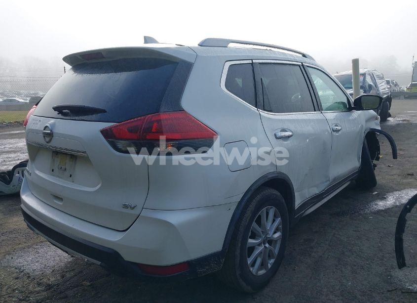 Photo 4 of 2018 Nissan Rogue SV (VIN JN8AT2MT9JW458909)