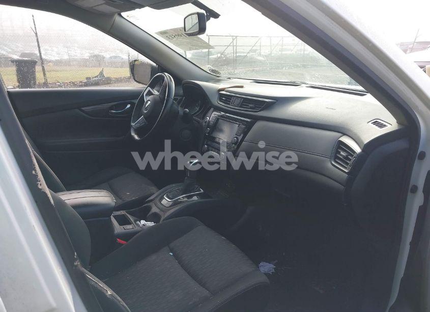 Photo 5 of 2018 Nissan Rogue SV (VIN JN8AT2MT9JW458909)