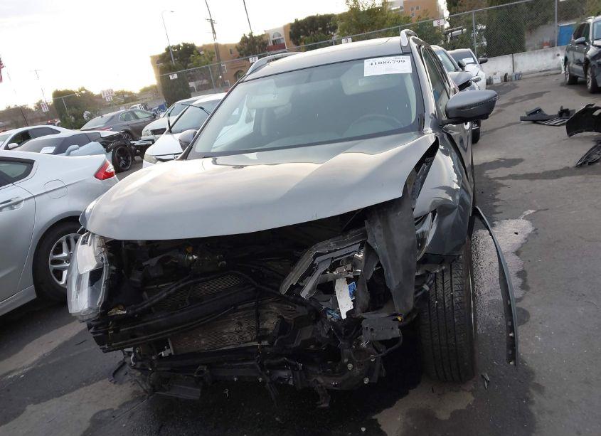 Photo 13 of 2018 Nissan Rogue SV (VIN JN8AT2MT9JW463771)