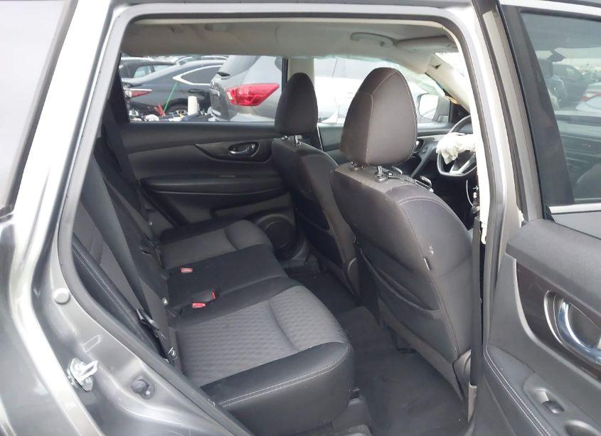 Photo 8 of 2018 Nissan Rogue SV (VIN JN8AT2MT9JW463771)