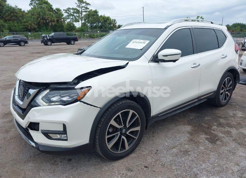 Photo 2 of 2018 Nissan Rogue SL (VIN JN8AT2MT9JW468937)