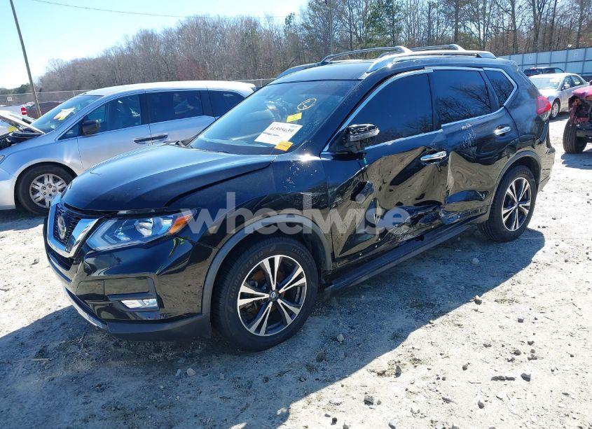 Photo 2 of 2019 Nissan Rogue SV (VIN JN8AT2MT9KW262244)