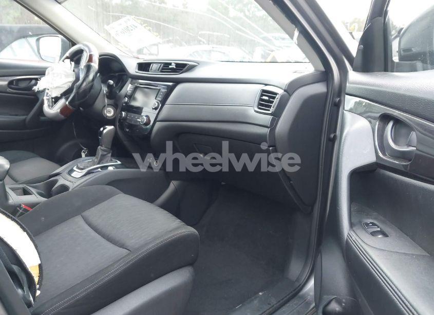 Photo 5 of 2020 Nissan Rogue S FWD (VIN JN8AT2MT9LW002556)