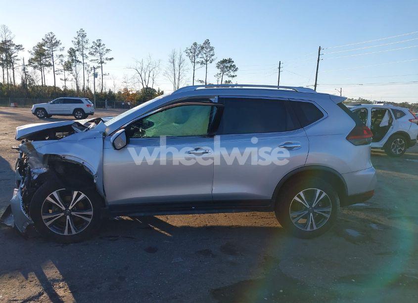 Photo 13 of 2020 Nissan Rogue SV FWD (VIN JN8AT2MT9LW005182)
