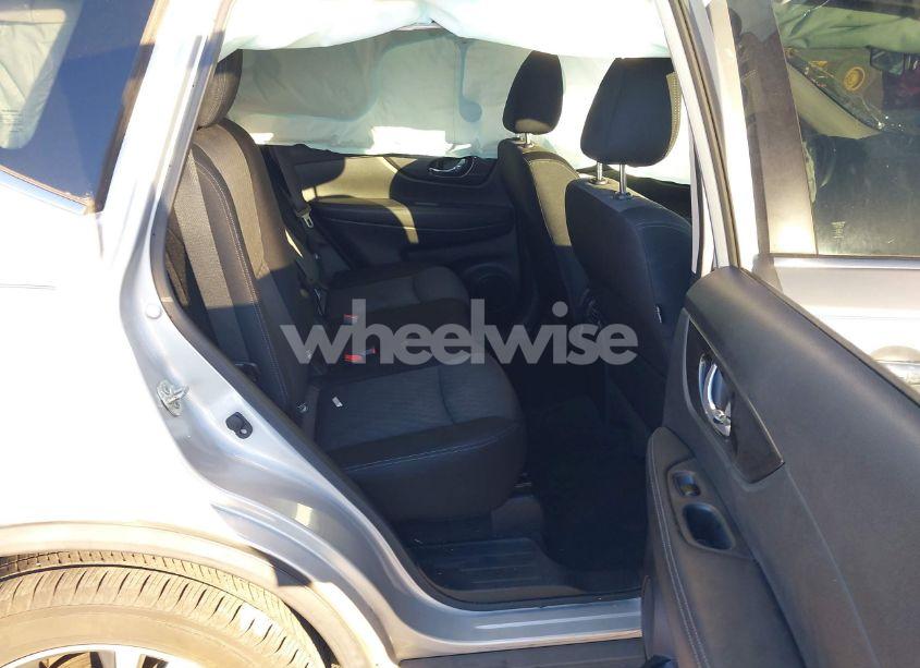 Photo 8 of 2020 Nissan Rogue SV FWD (VIN JN8AT2MT9LW005182)