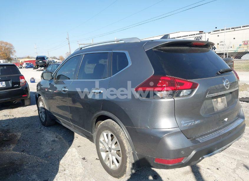 Photo 3 of 2020 Nissan Rogue SV FWD (VIN JN8AT2MT9LW036254)