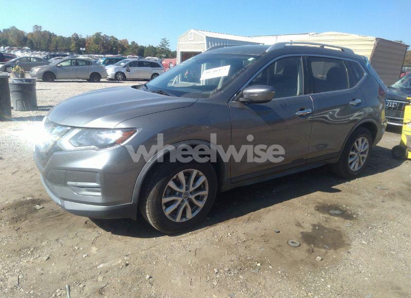 Photo 2 of 2020 Nissan Rogue SV FWD (VIN JN8AT2MT9LW038411)