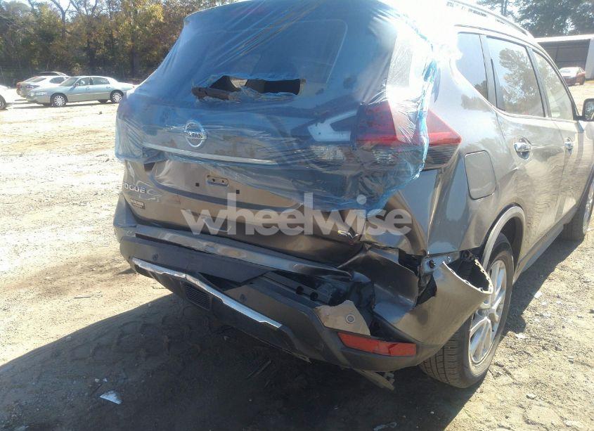 Photo 6 of 2020 Nissan Rogue SV FWD (VIN JN8AT2MT9LW038411)