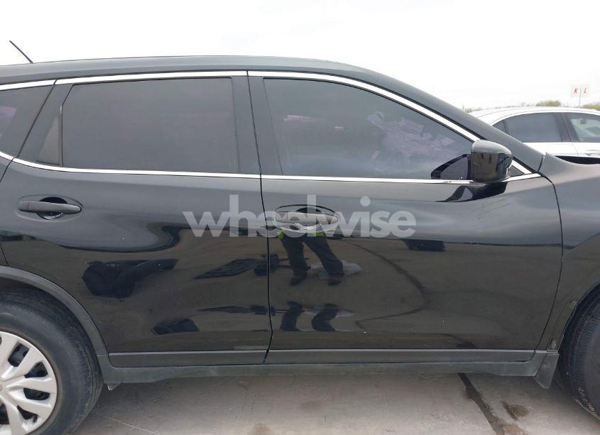 Photo 13 of 2016 Nissan Rogue S (VIN JN8AT2MTXGW000255)