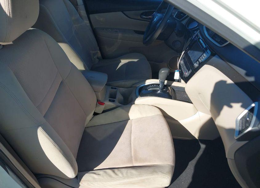 Photo 5 of 2016 Nissan Rogue SV (VIN JN8AT2MTXGW001373)