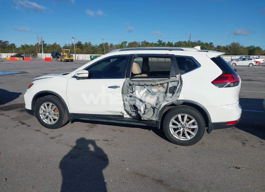 Photo 14 of 2017 Nissan Rogue SV (VIN JN8AT2MTXHW147712)