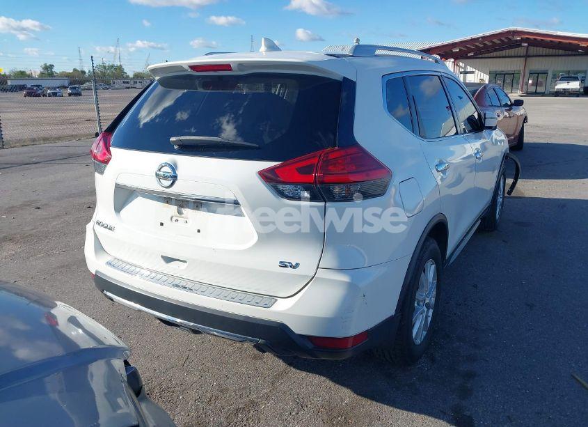 Photo 16 of 2017 Nissan Rogue SV (VIN JN8AT2MTXHW147712)