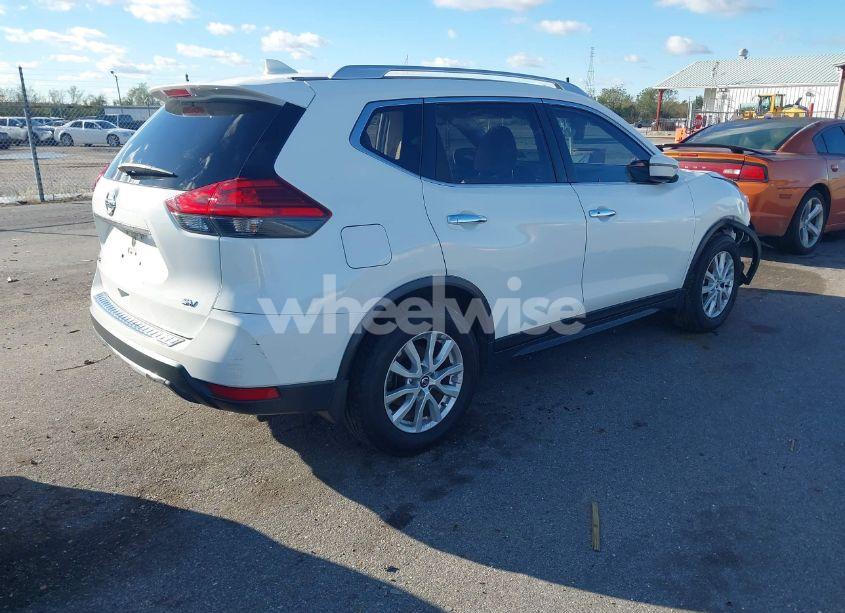 Photo 4 of 2017 Nissan Rogue SV (VIN JN8AT2MTXHW147712)