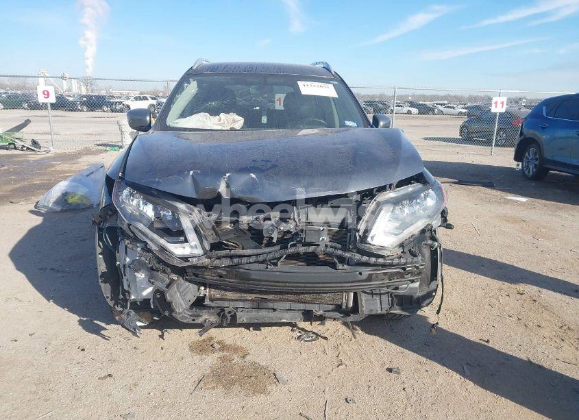 Photo 13 of 2017 Nissan Rogue SV (VIN JN8AT2MTXHW399637)